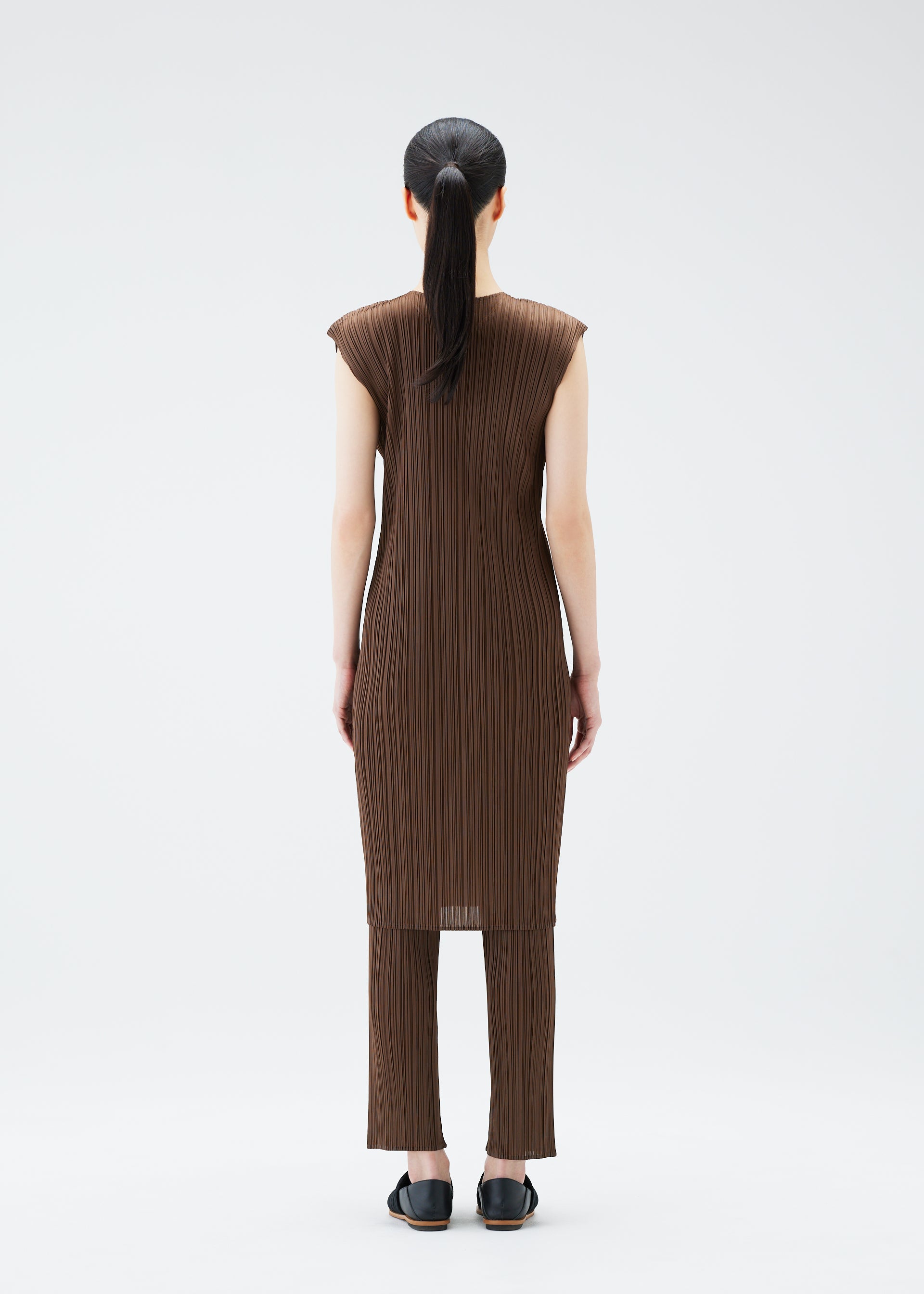 NEW COLORFUL BASICS 4 – isseymiyake.com