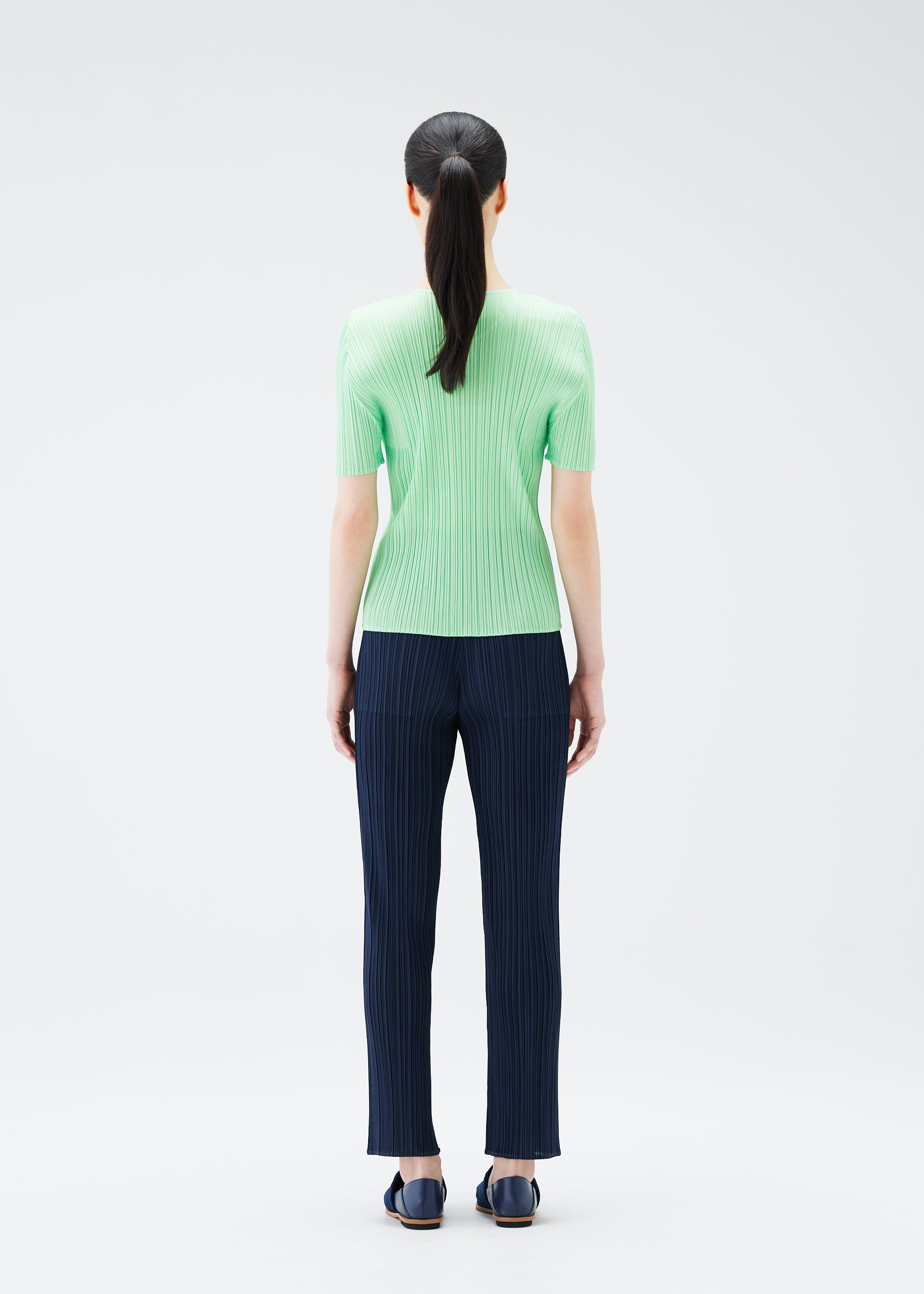NEW COLORFUL BASICS 4 – isseymiyake.com