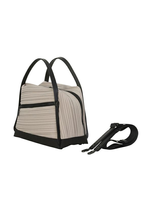 BIAS PLEATS BAG – isseymiyake.com