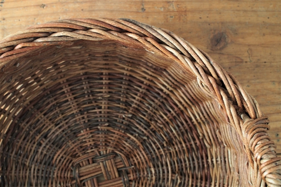 あけびの両手付き丸バスケット - ウェブショップ - jokogumo - よこぐも