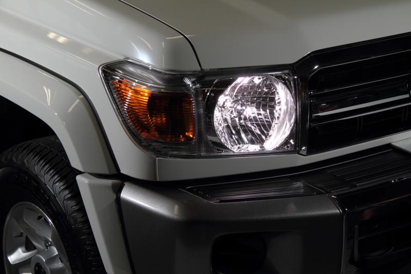 JAOS HID 車種別ヘッドライトキット 2 6000K ブルーホワイト H4DUAL