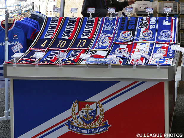 公式】【横浜FM】選手直筆サイン色紙が当たる「フォトタオルマフラー