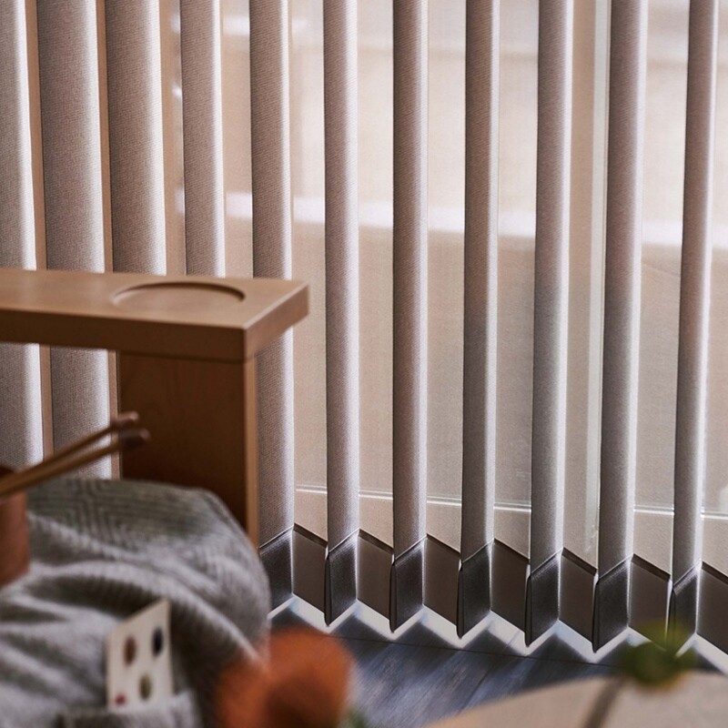 バーチカルブラインド-ラフィー- ピュアホワイト A8701 ｜ジャストカーテン