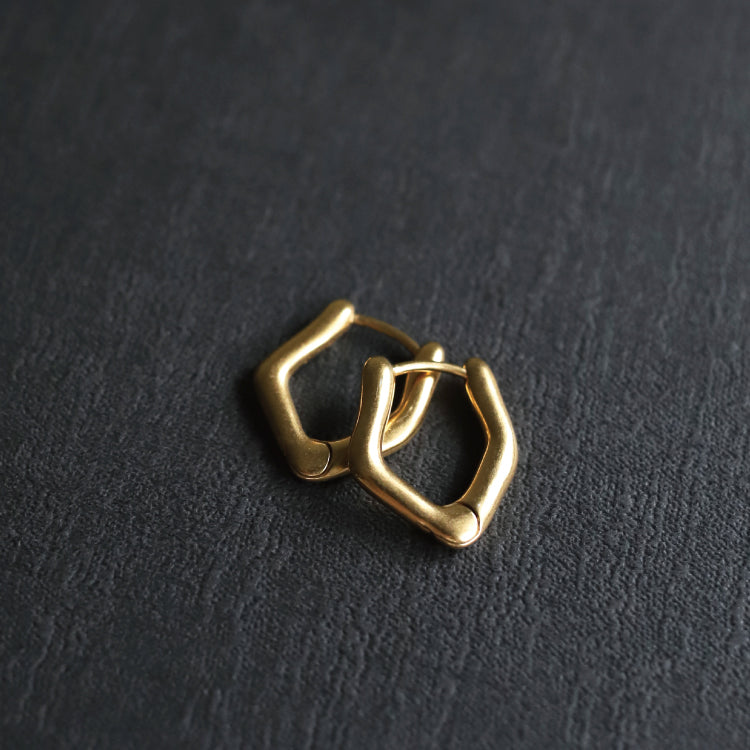 ダガーピアス GD