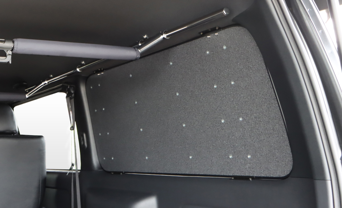 ハイエースの窓埋めパーツ「ESウィンドウパネル」は窓ガラスを保護し