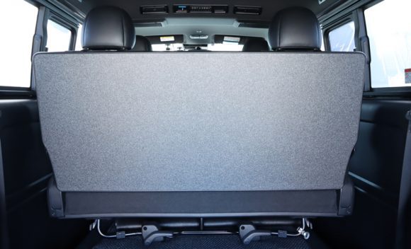 200系ハイエース S-GLのセカンドシートをテーブルに変えるESシート
