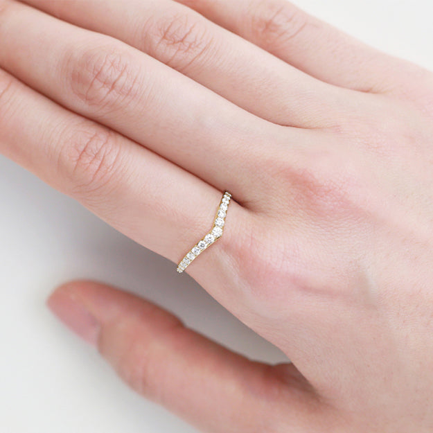 K18/Pt「アザレア V字 ハーフエタニティ」リング｜【オレフィーチェ