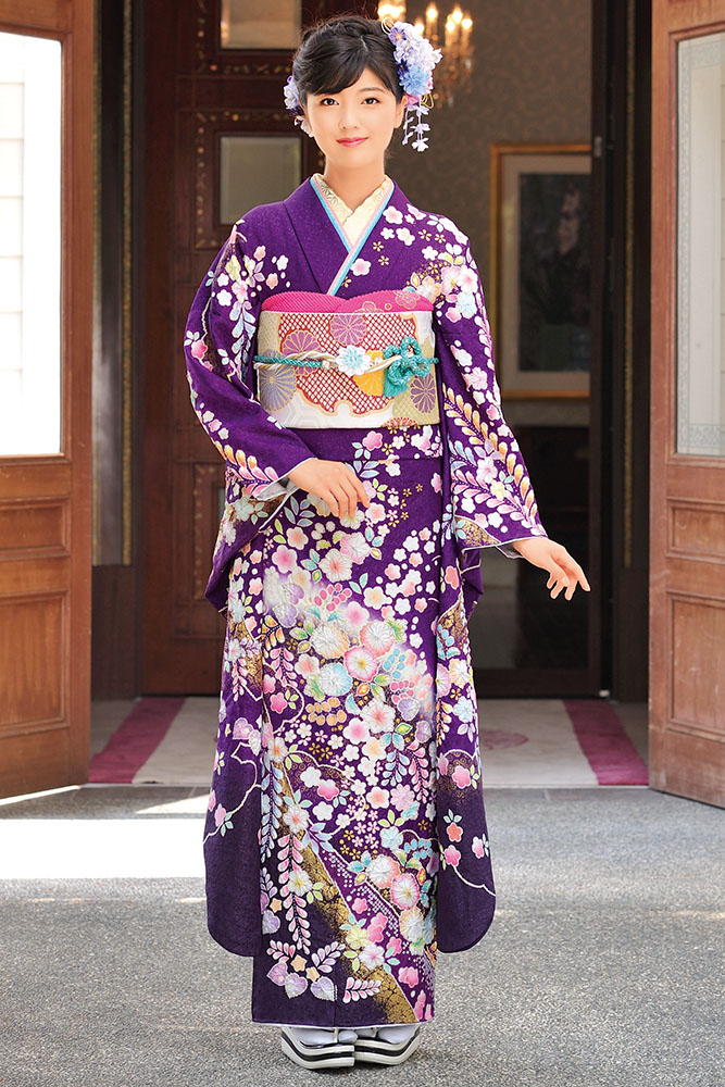 高貴な紫振袖に辻が花の絞り｜ピンクの配色が優しい気品あふれる成人式