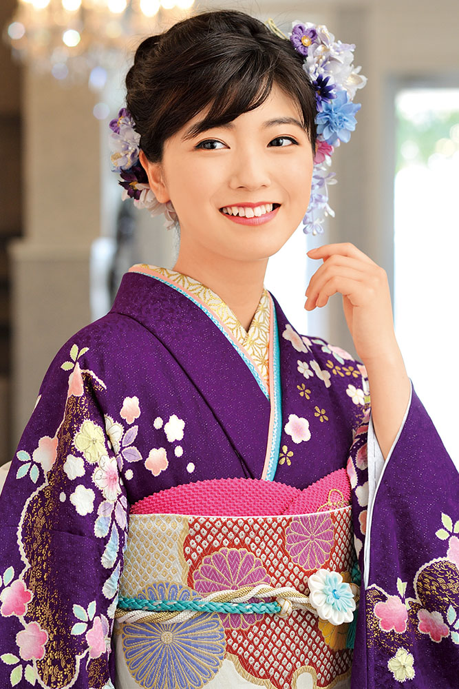 高貴な紫振袖に辻が花の絞り｜ピンクの配色が優しい気品あふれる成人式