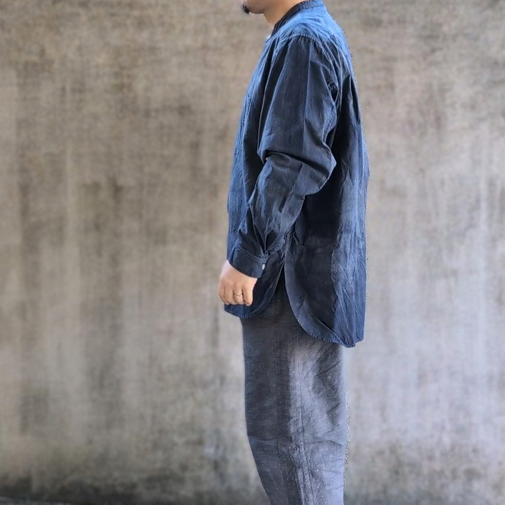 絞り染め 知多木綿 バンドカラーシャツ 青葛（あおかち）色 – OSOCU