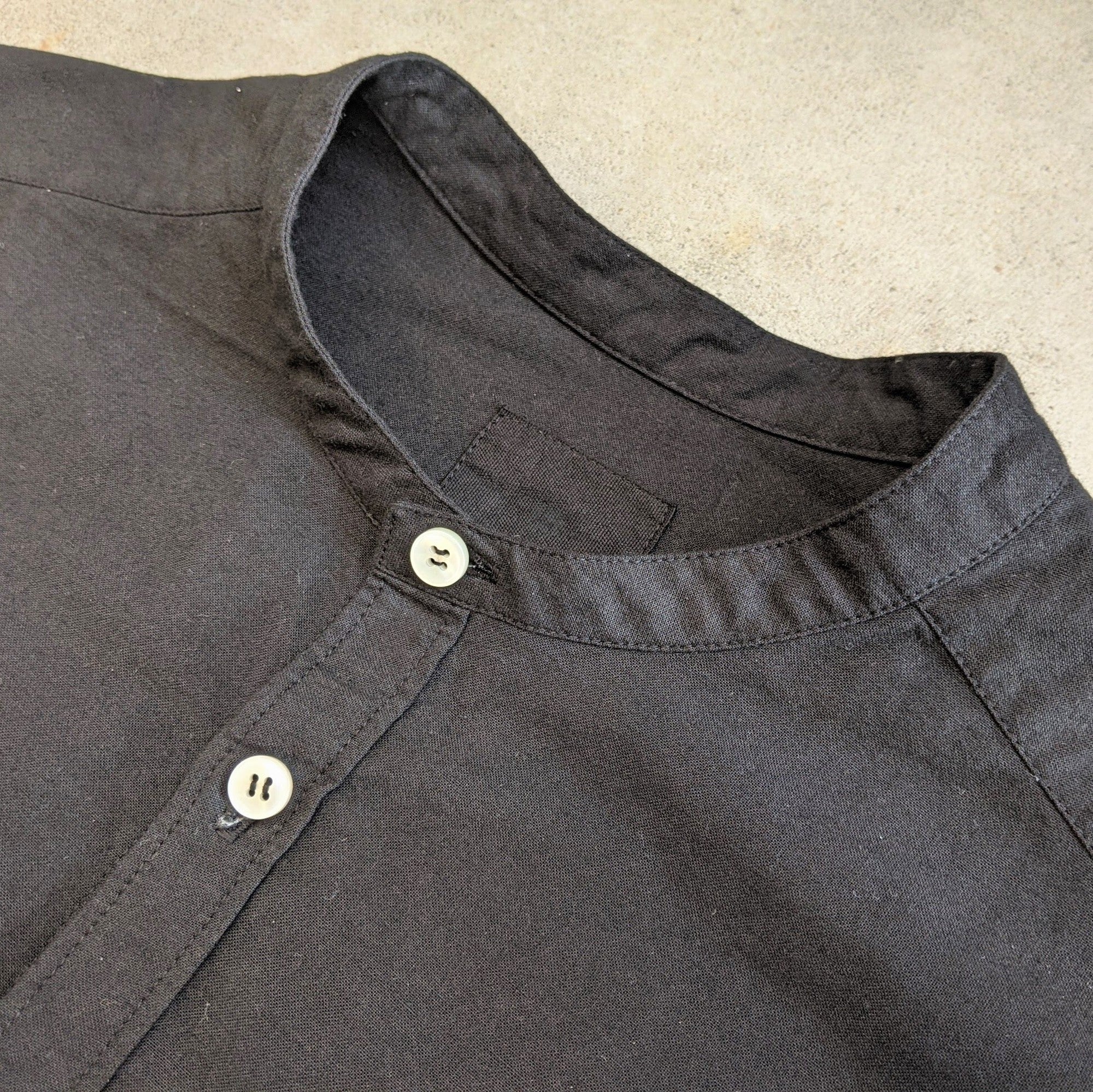 名古屋黒紋付染 知多木綿 バンドカラーシャツ Chita-momen shirt