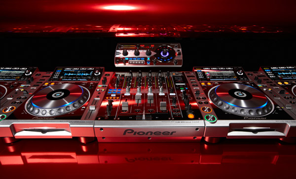 国内300台限定！】Pioneer/マルチプレーヤー/CDJ-2000nexus Platinum