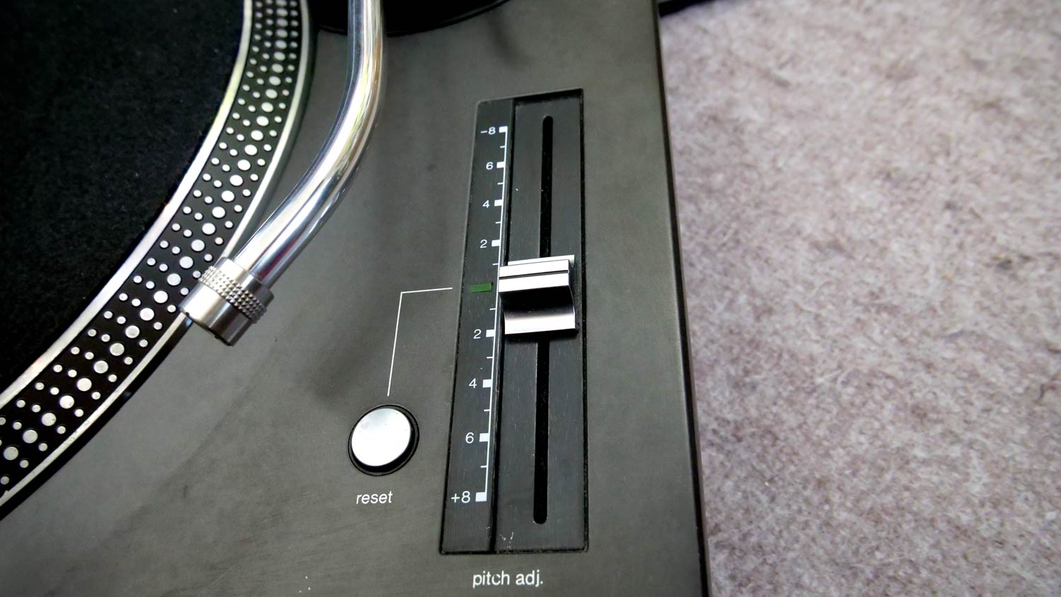 中古品のTechnicsのターンテーブル、SL-1200MK3D-Kのご紹介です。