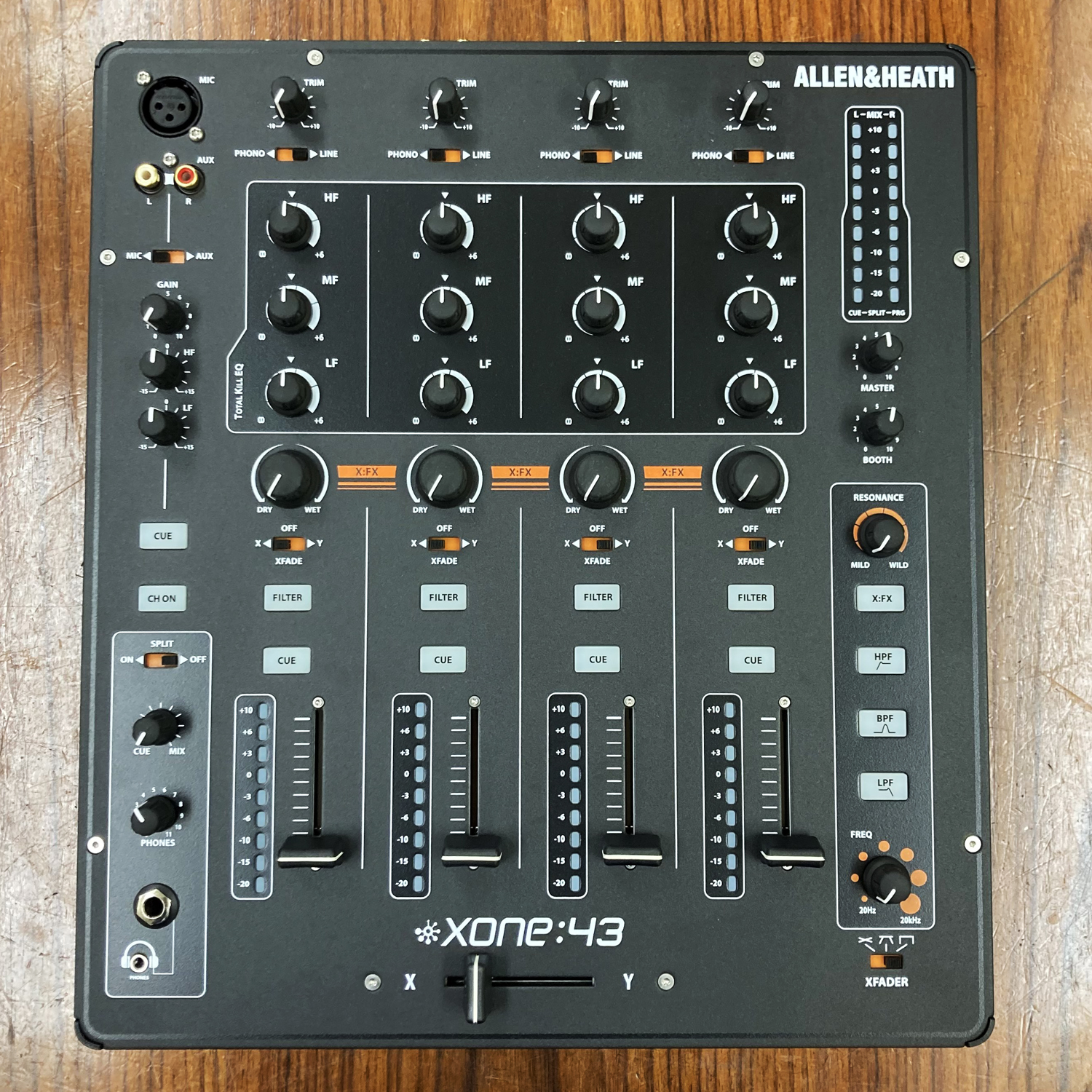 中古美品】高音質4チャンネルDJミキサーXONE:43のご紹介です！！