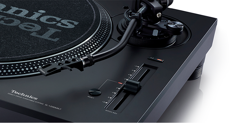 箱ダメージ品】Technicsのターンテーブル,SL-1200MK7-K（ブラック）の