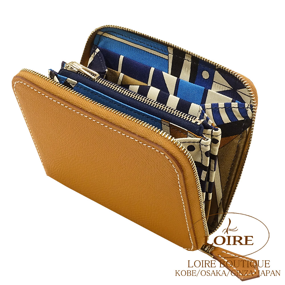 【新品！未使用】シルクイン コンパクト　ゴールド エルメス エルメス アザップ シルクイン コンパクト ゴールド/ カシス ヴォー