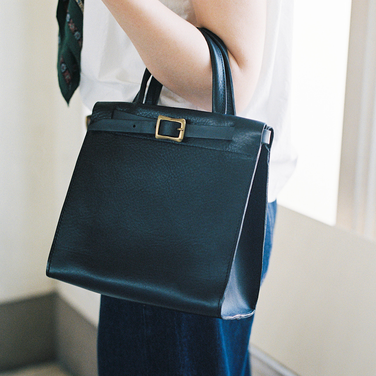 革鞄・レディースハンドバックのLONA(ロナ)公式通販サイト