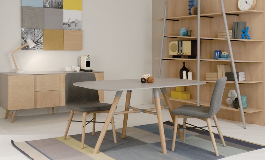 デンマーク人オーナーの目利きが光るモーダエンカーサのチェア特集