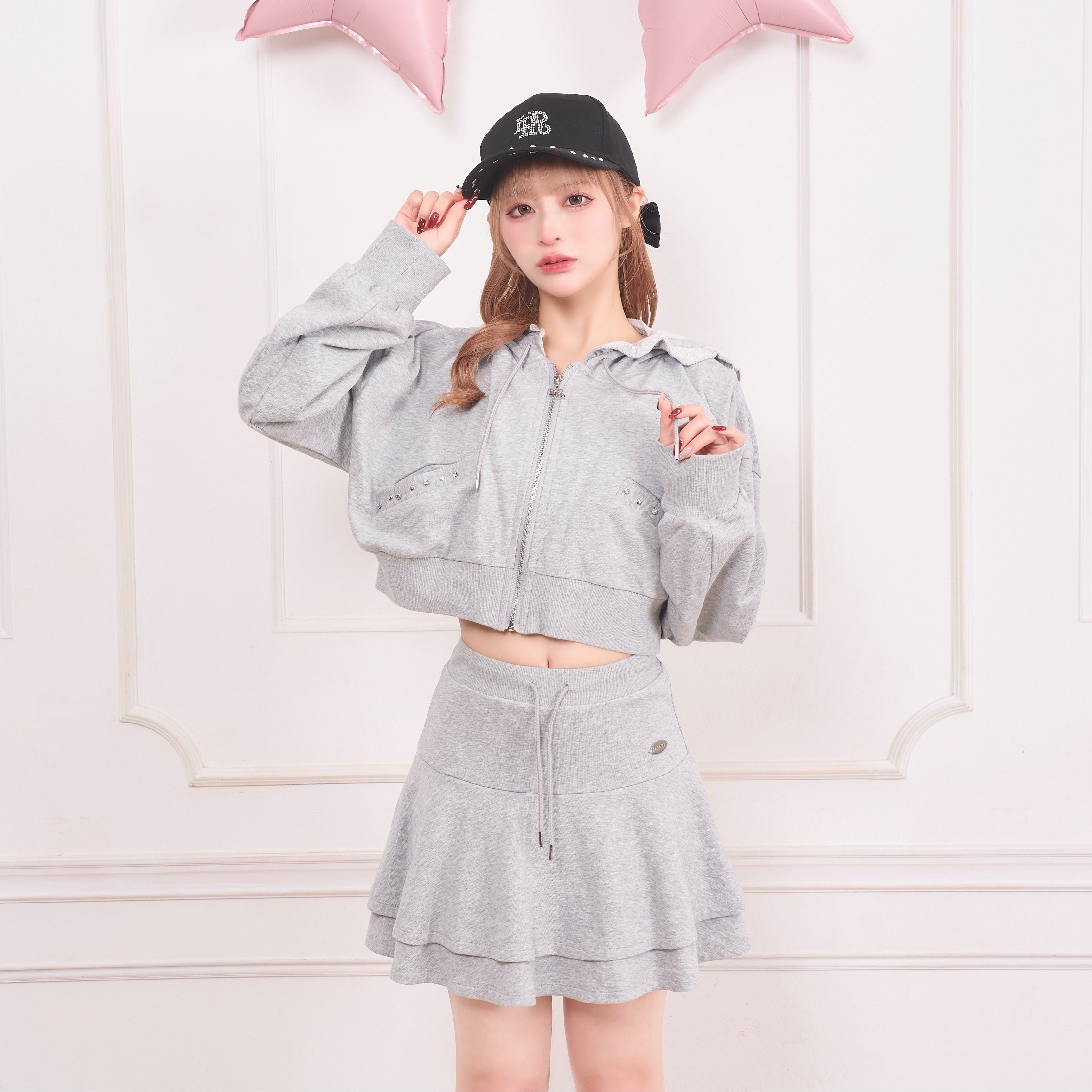 LAFARY closet》ロゴスタッズスウェットパーカー- LAFARY ONLINE