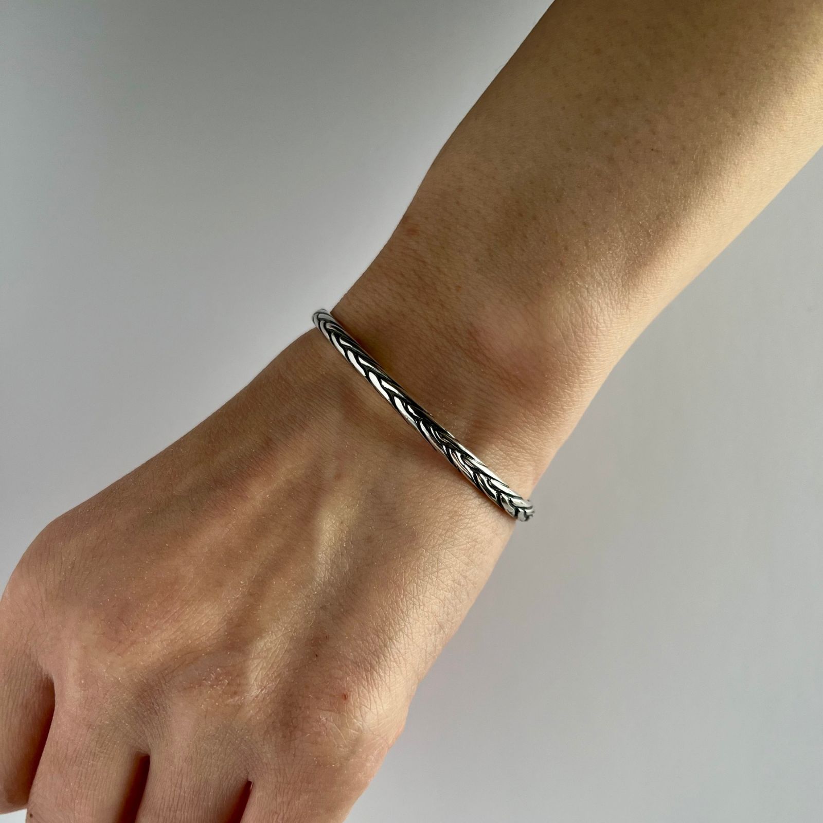 ASSET SILVER】バングル・ツイスト / シルバー925 / 幅3.5mm / 手首