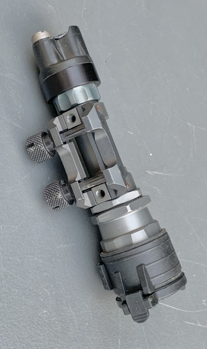 米軍実物 SUREFIRE/M951 ウェポンライト ピカティニーマウント