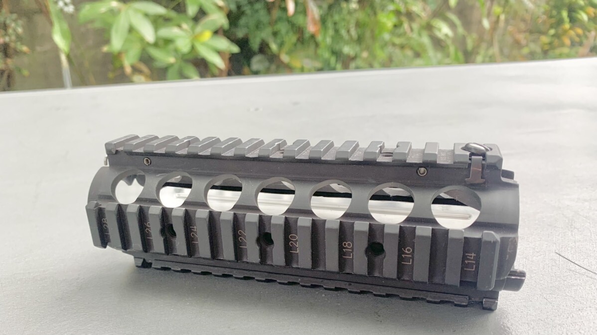 米軍放出品 ナイツ M4 ハンドガード レイル 実物 海兵隊 USMC 米軍実物 KNIGHTS ARMAMENT<br/> RAS レール ハンドガード WA M4 AR15