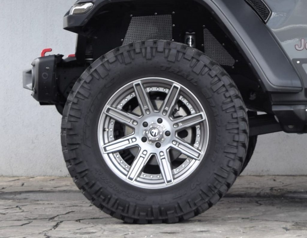 必見！カスタム総額400万円超え！Jeep JLラングラーをセンス良く