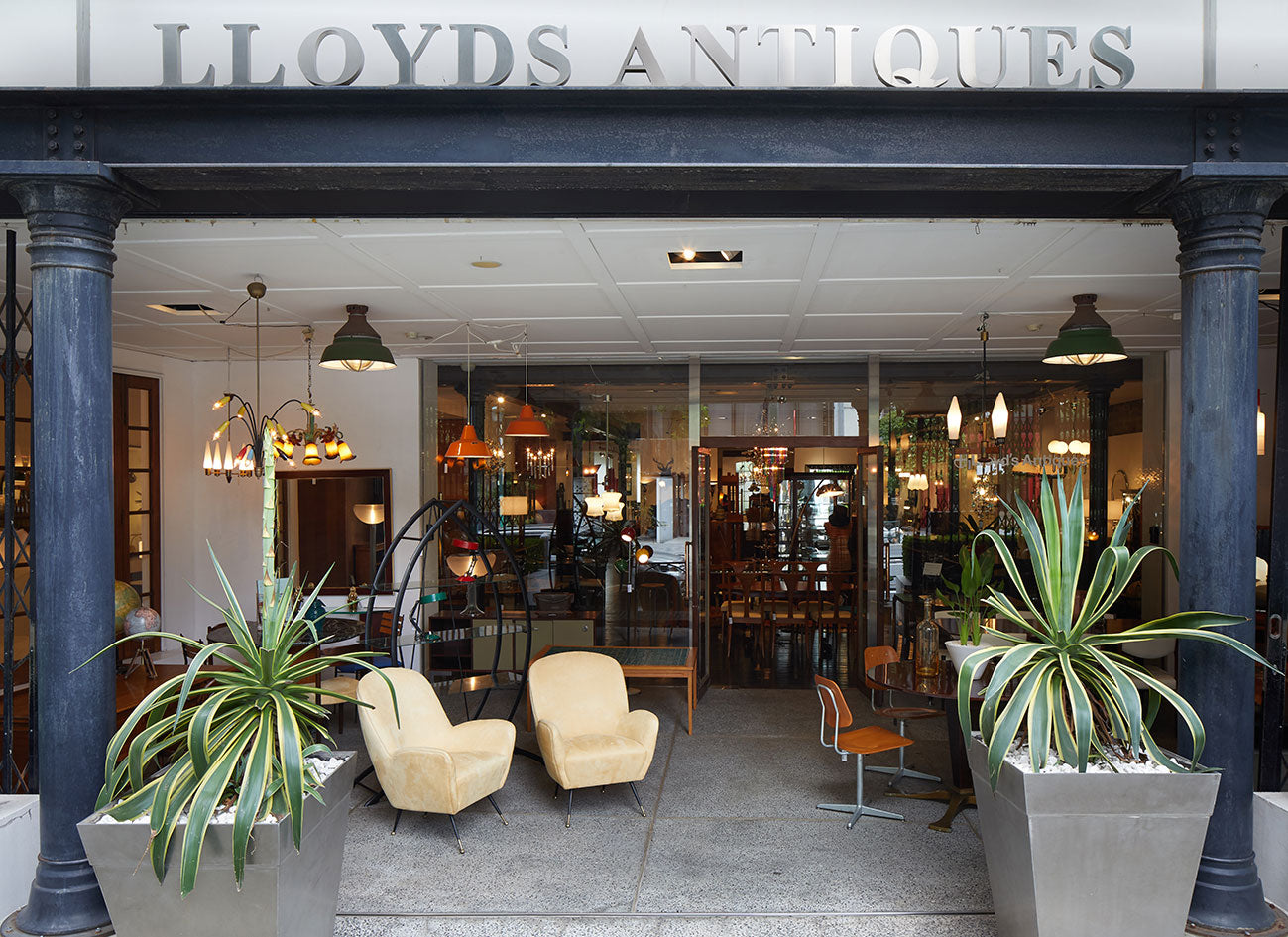 Lloyd's Antiques | アンティーク・ヴィンテージ家具 | ロイズ