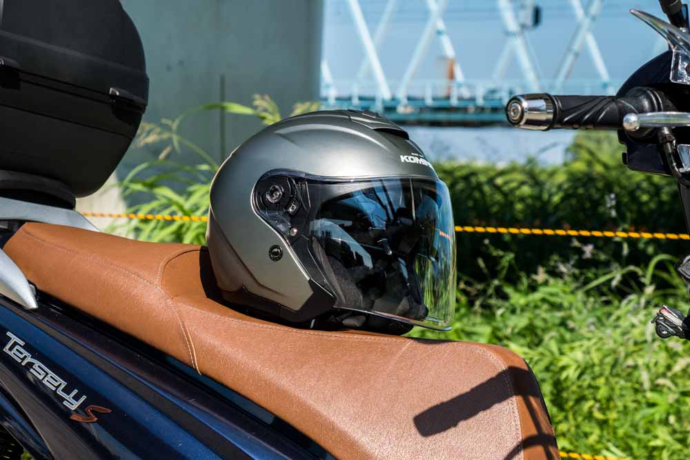 コミネがスポーツジェットヘルメットの価格を「HK172FL」で再定義する