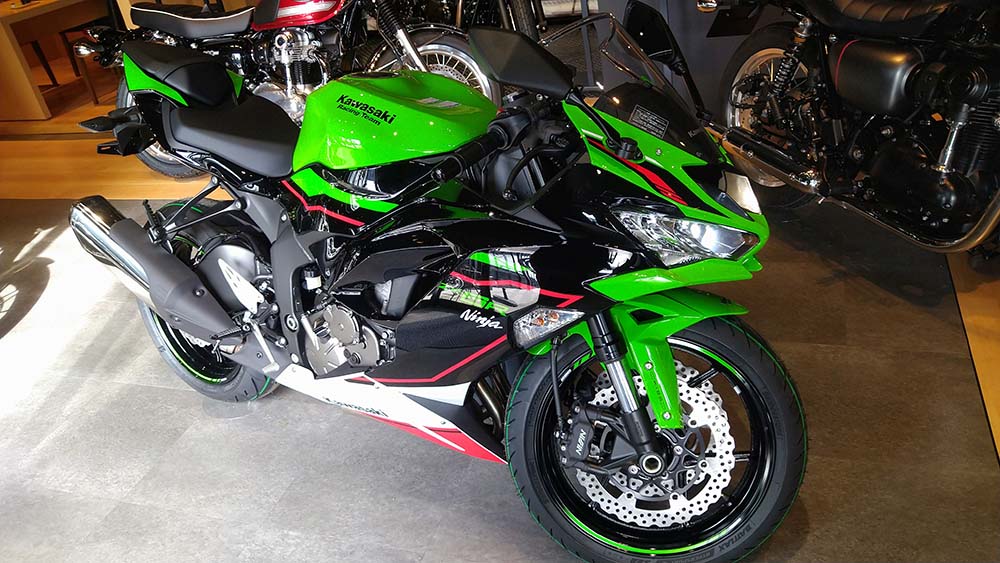 限定カラーに一目惚れ アナログタコメーターも魅力ZX-6R【みんなの