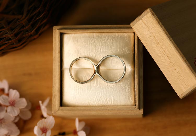 杢目金屋について | 結婚指輪・婚約指輪の杢目金屋