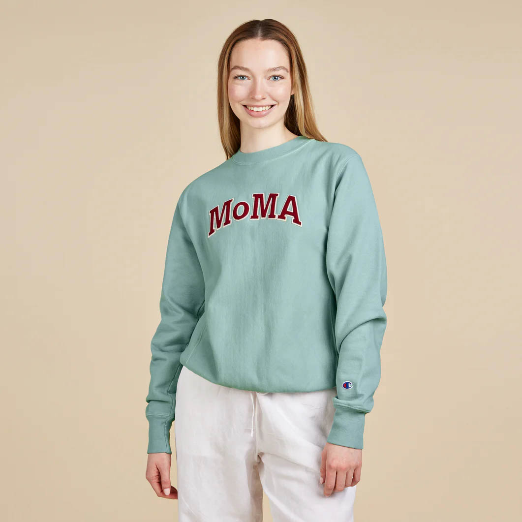 Champion ガーメントダイ クルーネックスウェットシャツ MoMA Edition