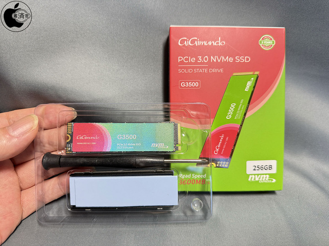 UGREENのNAS「UGREEN NASync DXP6800 Pro」をメモリとM.2 SSD増設で