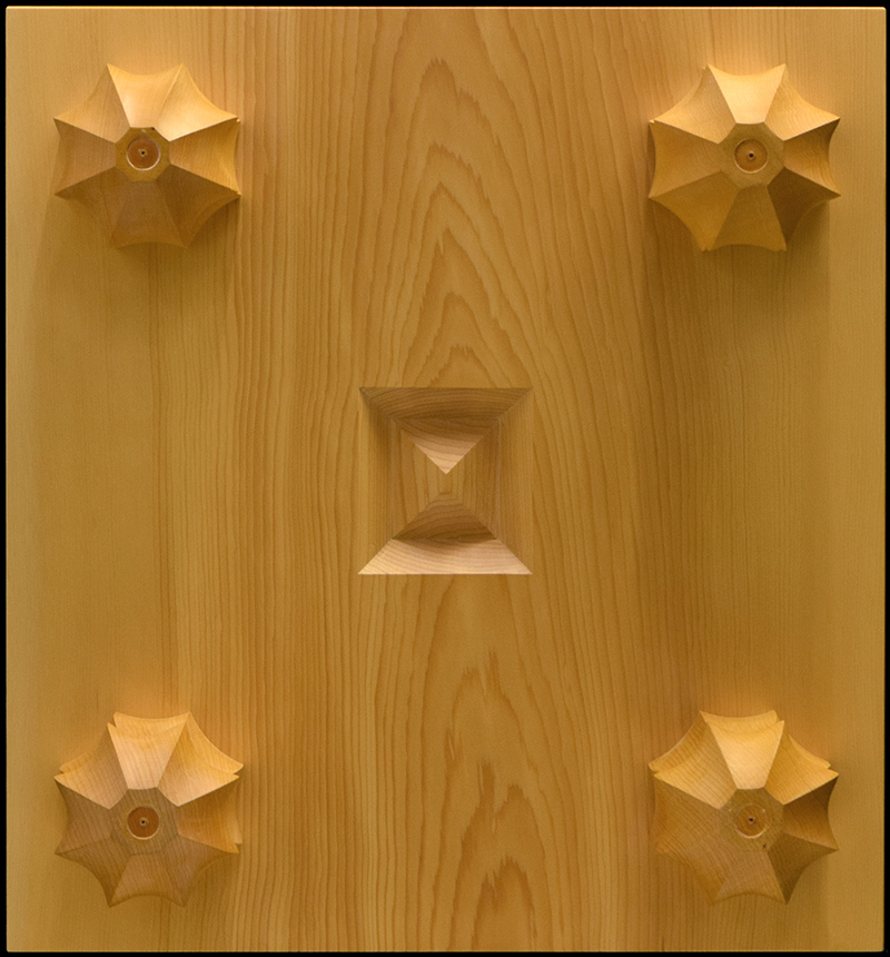 国産本榧足付碁盤 4寸7分（木裏） ga40029 | 前川榧碁盤店