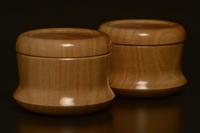 栴檀本因坊型碁笥 極上（38号） | 前川榧碁盤店