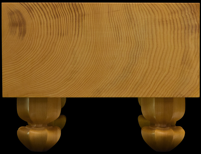 国産本榧足付将棋盤 5寸4分（天地柾） sa50063 | 前川榧碁盤店