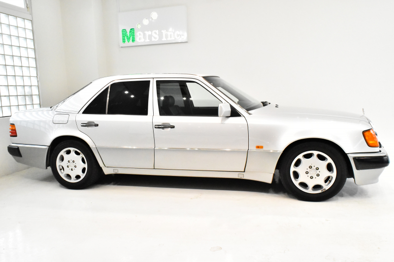 メルセデスベンツ Eクラス 500E 正規ディーラー車 Porsche Line フル