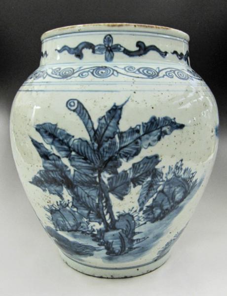 景徳鎮 染付麒麟文壺 【商品番号m-ke2009】