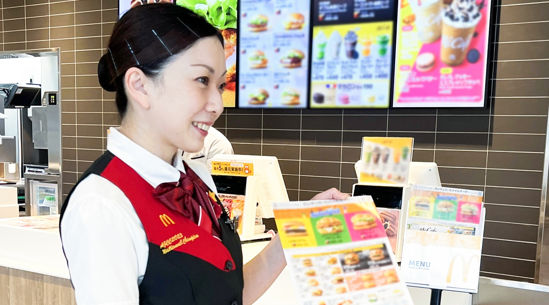 おもてなしリーダー 七田 菜採「富山インター店」 | Smile Story