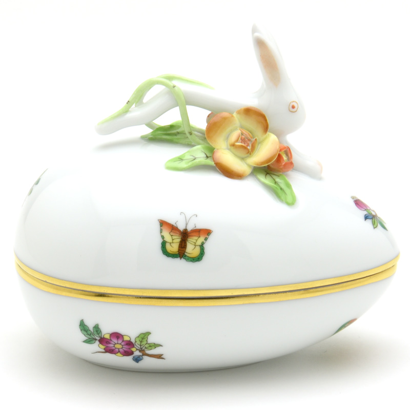ヘレンド(Herend) 卵形ボンボン入れ(高さ:10cm)兎と花の飾り