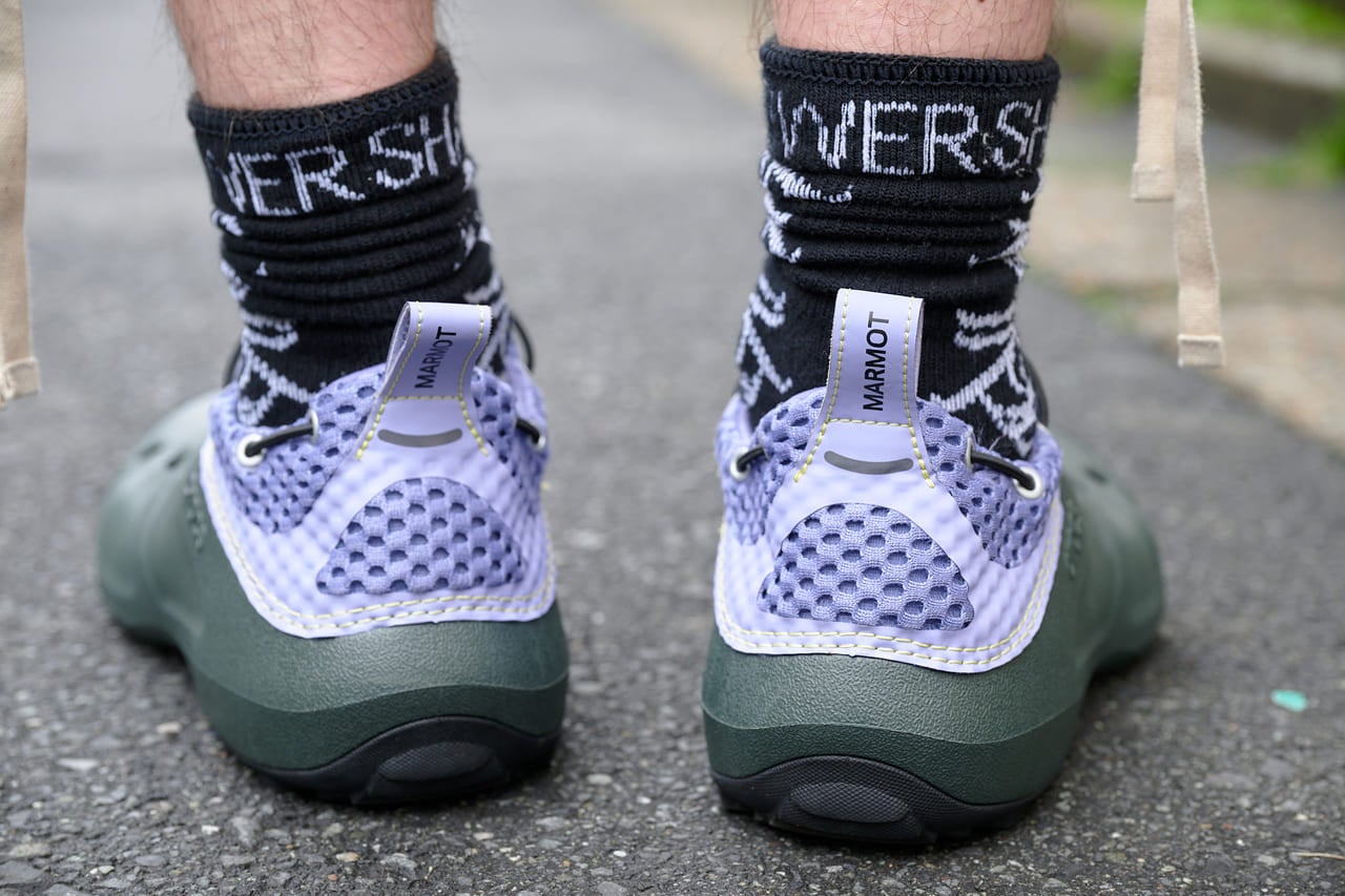 コラボな「クロックス」は街でもアウトドアでも大活躍。遊び心で夏の