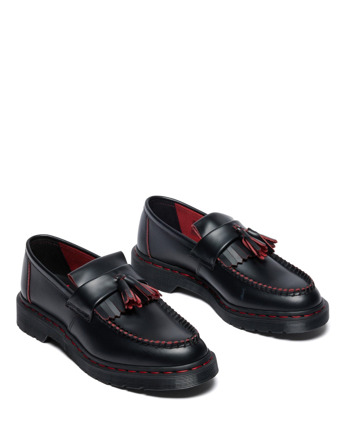 日本限定「ドクターマーチン」！定番名品の黒レザーシューズ“ADRIAN”が