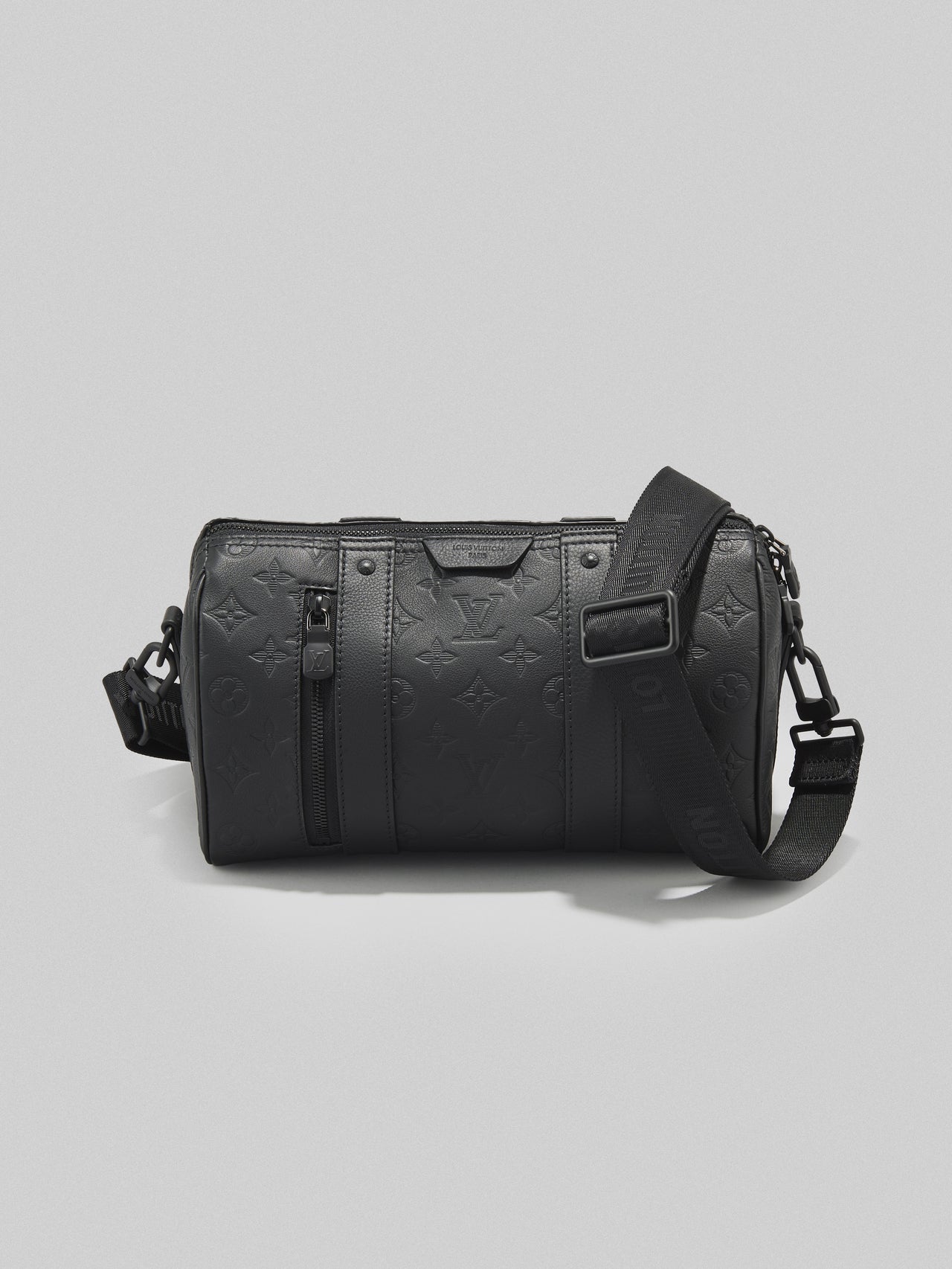 Gallery]「ルイ・ヴィトン」で10月に買うべき名作“黒レザーバッグ”を