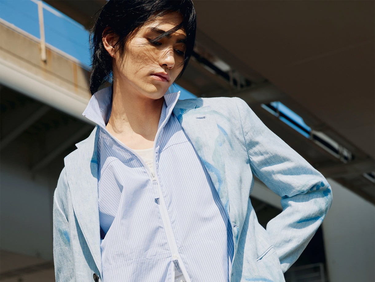 大平修蔵が纏うエンポリオ アルマーニ「どのアイテムも想像以上に軽い