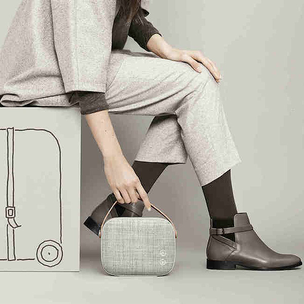 Vifa(ヴィーファ) ／ HELSINKI (Sandstone)- ワイヤレススピーカー