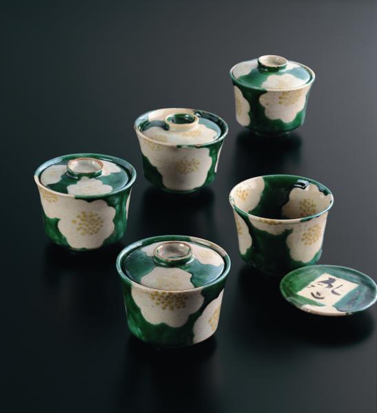 乾山色絵椿文向付 - MIHO MUSEUM