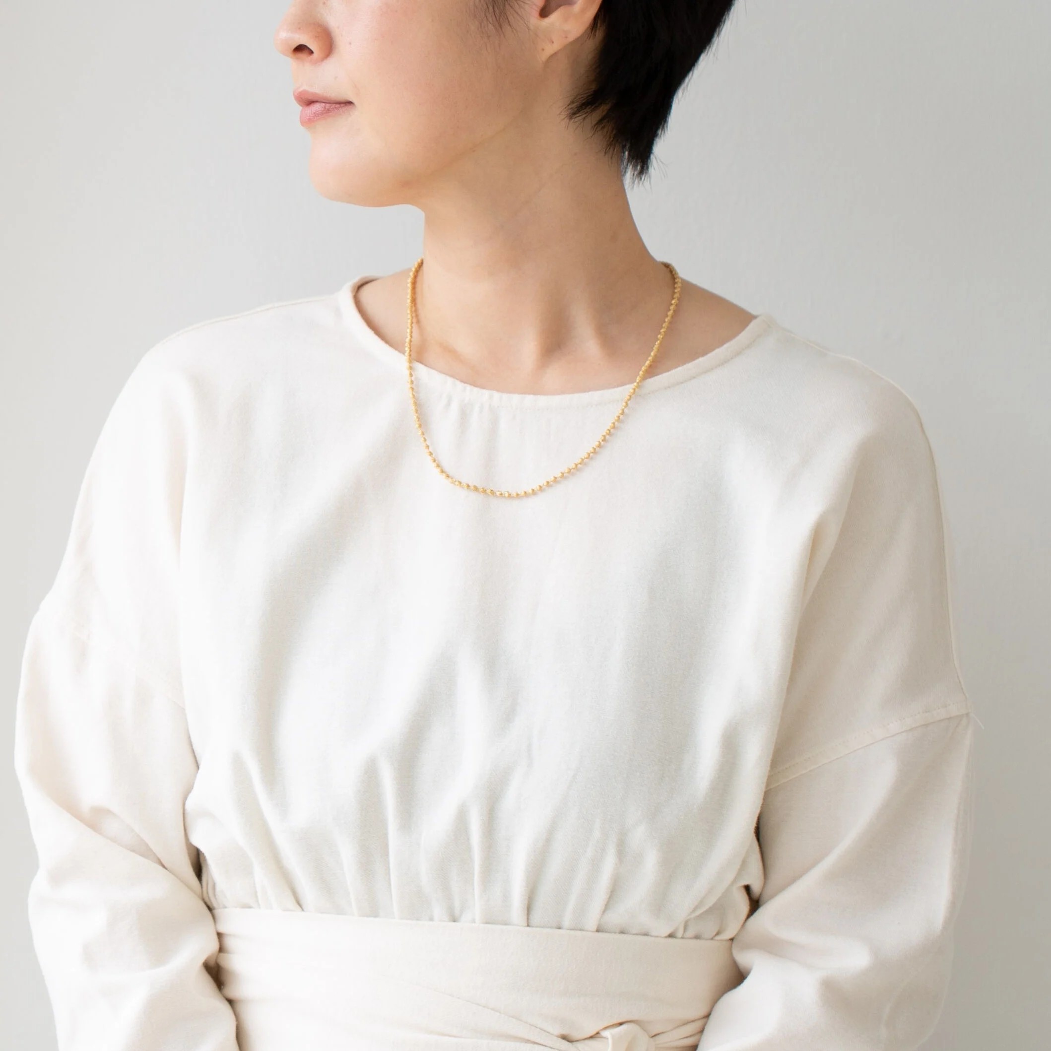 刺繍技術でできた肌に優しい ネックレス | マイクロスフィア55