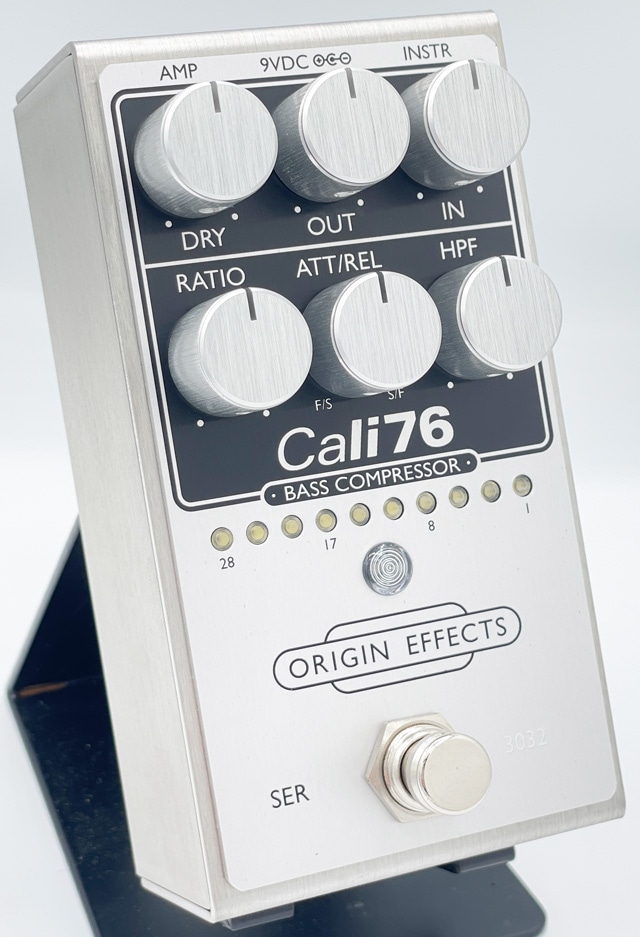 Cali76 Bass Compressor: エフェクター｜三木楽器公式通販サイト