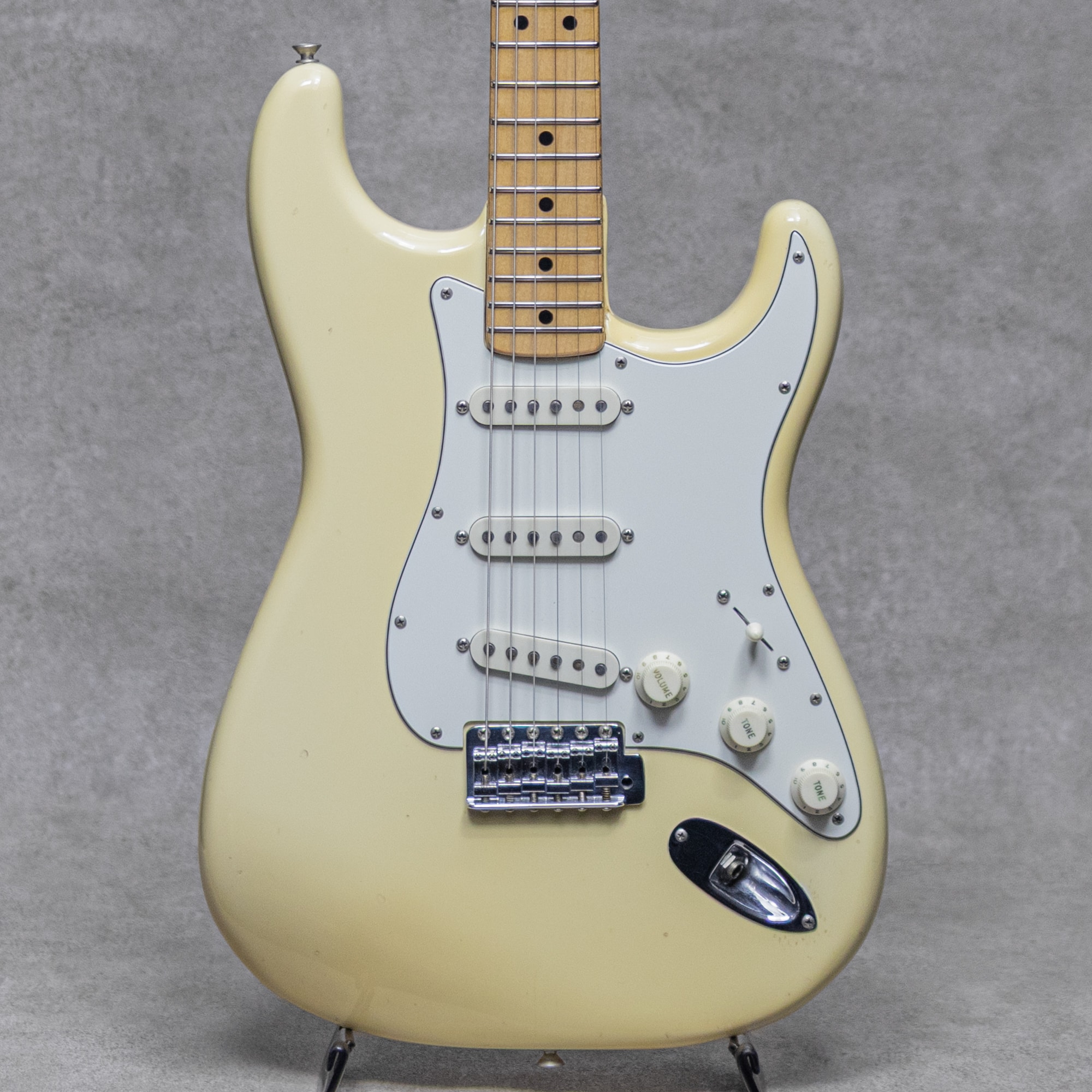 Stratocaster Olympic White / 1974: エレキギター｜三木楽器公式通販