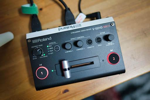 Rolandコンパクト配信スイッチャー V-02HD Mk II 発売前レビュー